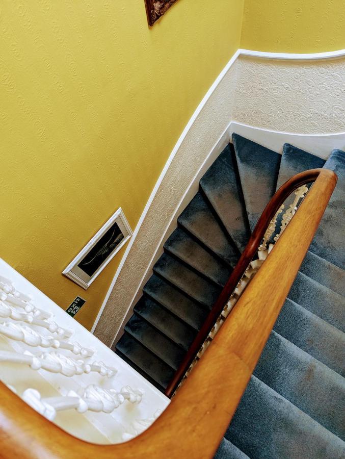 The Coo'S Guest House Инвернес Екстериор снимка